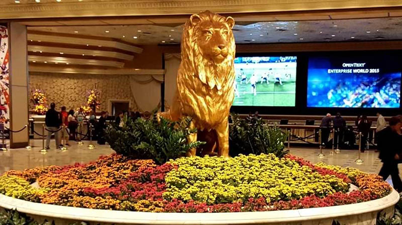 Лев в холле MGM Grand