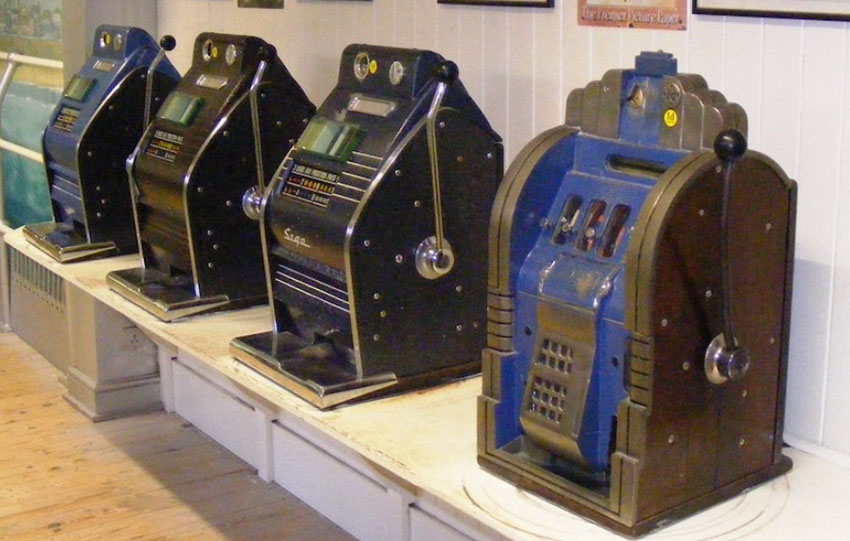 Старые слот-машины
